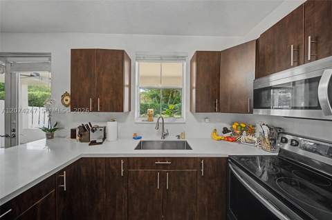 13868 SW 38th Ter, Miami FL - photo 7 of 28
