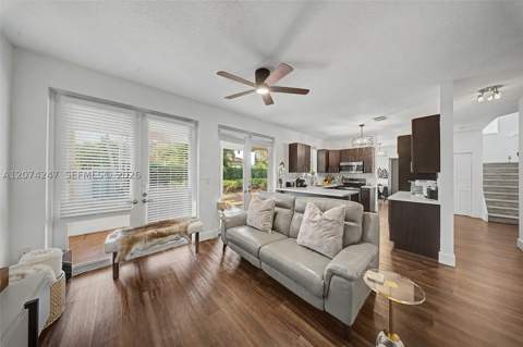 13868 SW 38th Ter, Miami FL - photo 9 of 28