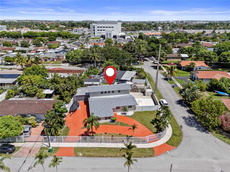4 bedroom SingleFamilyResidence at 8241 SW 12th Ter, Fontainebleau Gardens 1st, Miami — photo 1