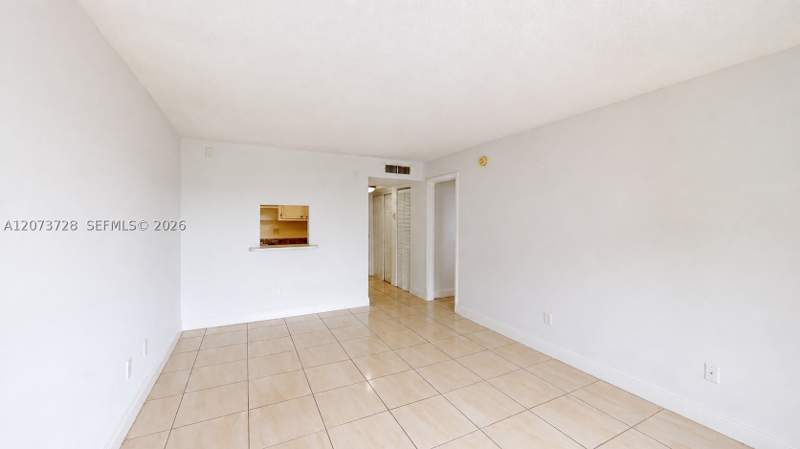 1 bedroom Condominium at 14201 N Kendall Dr 401D, Promenade At Kendale Lake, Miami — photo 2