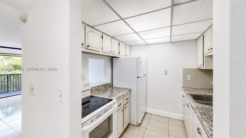 1 bedroom Condominium at 14201 N Kendall Dr 401D, Promenade At Kendale Lake, Miami — photo 3
