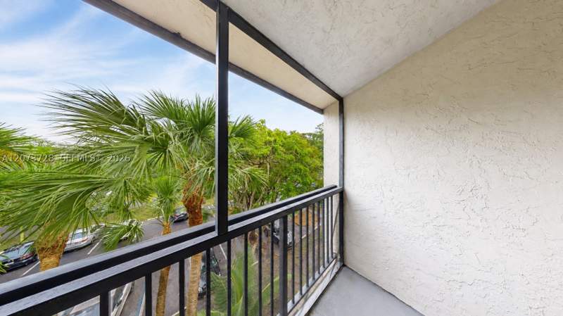 1 bedroom Condominium at 14201 N Kendall Dr 401D, Promenade At Kendale Lake, Miami — photo 5