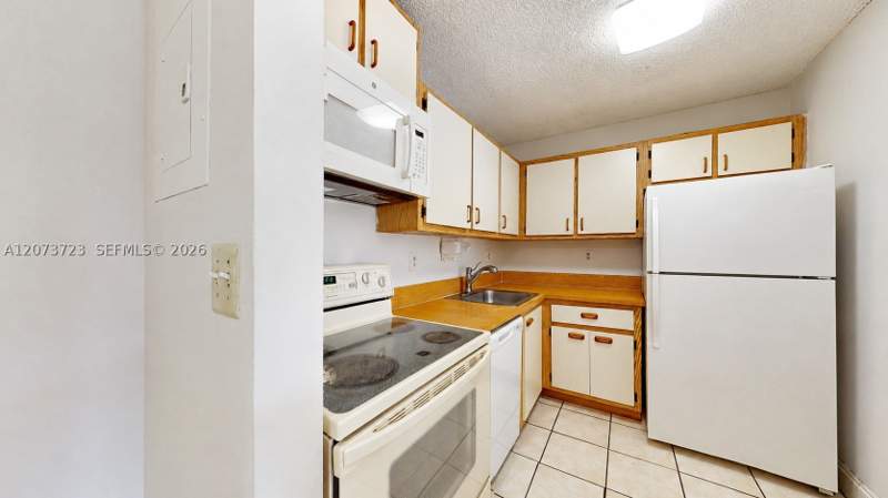 2 bedroom Condominium at 15600 SW 80th St L-304, The Courts At Kendall Con, Miami — photo 5