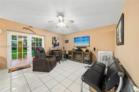 7920 SW 163rd Pl, Miami FL - photo 12 of 44