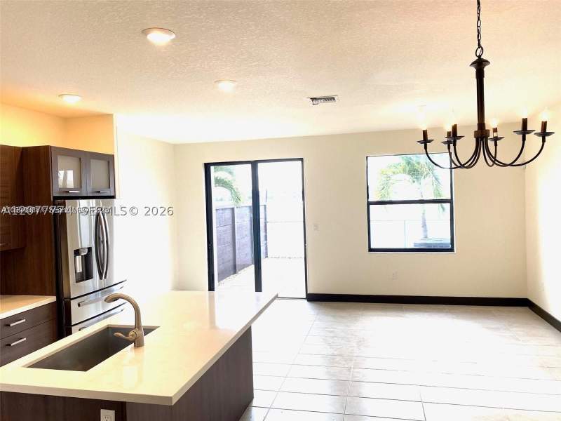 3 bedroom Townhouse at 9116 NW 158th St, Dunnwoody Lake, Miami Lakes — photo 5
