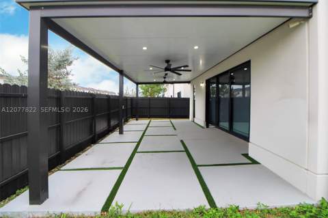 320 NW 13th Ct, Florida City FL - photo 8 of 37