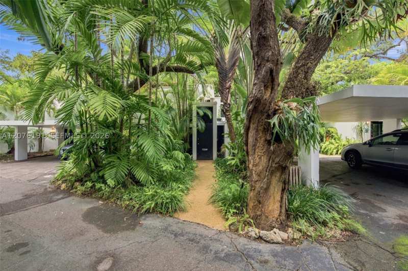 2 bedroom Townhouse at 3024 Day Ave 3024, Lemontree Village Condo, Miami — photo 1