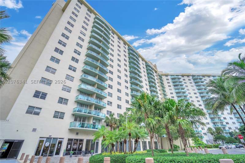 1 bedroom Condominium at 19370 Collins Ave 919, Ocean Reserve Condo, Sunny Isles Beach — photo 3