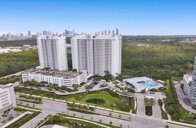 3 bedroom Condominium at 15051 Royal Oaks Ln 2403, The Oaks I Condo, North Miami — photo 1