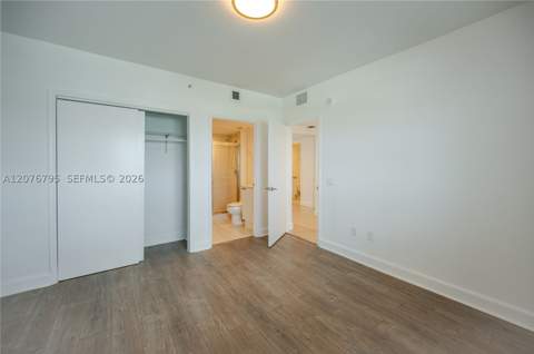 15051 Royal Oaks Ln 2403, North Miami FL - photo 11 of 33