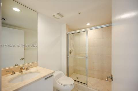 15051 Royal Oaks Ln 2403, North Miami FL - photo 12 of 33