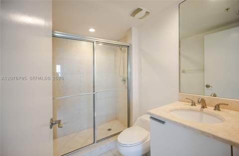 15051 Royal Oaks Ln 2403, North Miami FL - photo 16 of 33