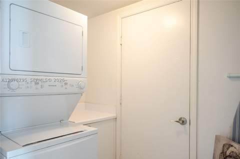 15051 Royal Oaks Ln 2403, North Miami FL - photo 17 of 33
