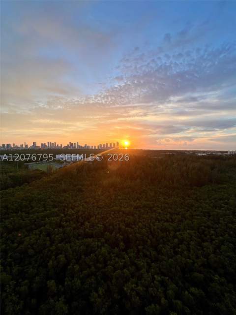 15051 Royal Oaks Ln 2403, North Miami FL - photo 24 of 33