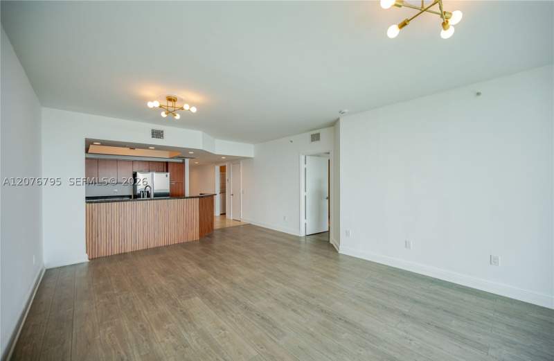 3 bedroom Condominium at 15051 Royal Oaks Ln 2403, The Oaks I Condo, North Miami — photo 5