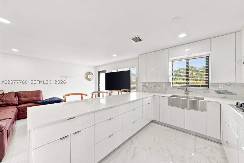 3 bedroom SingleFamilyResidence at 10125 SW 84th St, Heftler Homes Sunset Park, Miami — photo 3