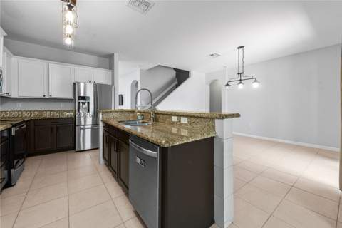 3424 NE 1st St, Homestead FL - photo 7 of 35