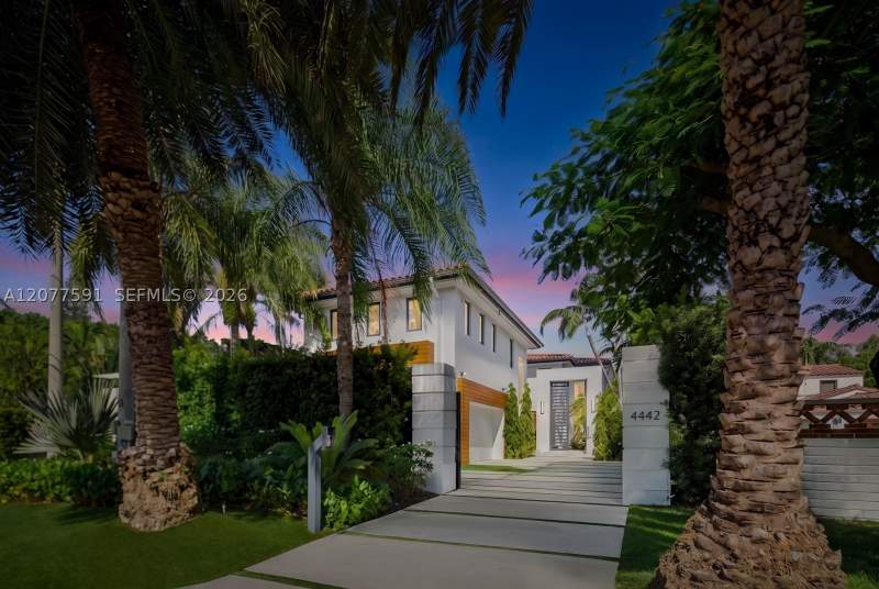6 bedroom SingleFamilyResidence at 4442 Prairie Ave, Nursery Sub, Miami Beach — photo 2