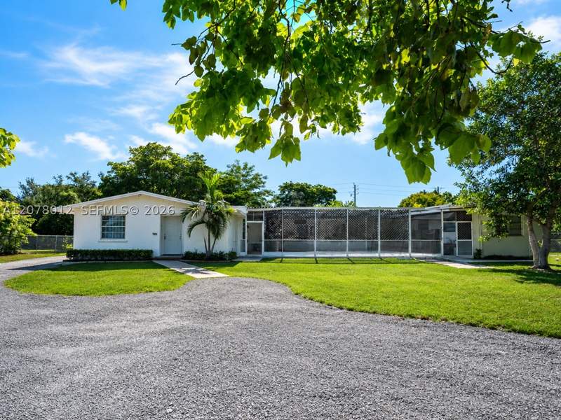 3 bedroom SingleFamilyResidence at 6700 SW 97th Ave, Subdivision Of, Miami — photo 4