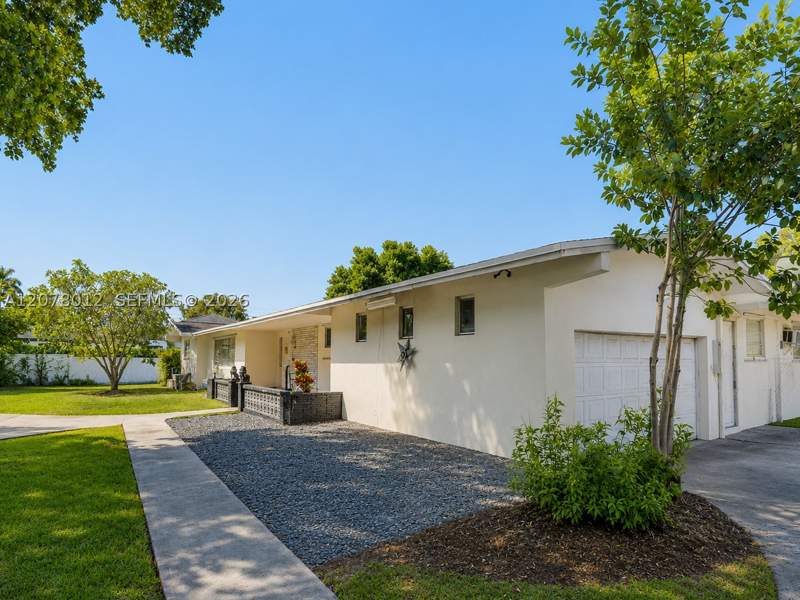 3 bedroom SingleFamilyResidence at 6700 SW 97th Ave, Subdivision Of, Miami — photo 5