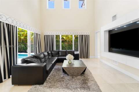 275 189th Ter, Sunny Isles Beach FL - photo 8 of 36