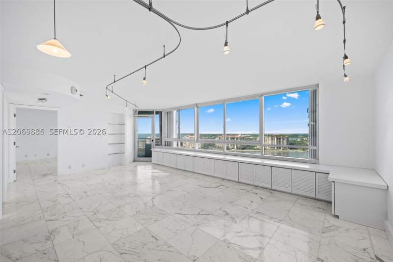 2 bedroom Condominium at 400 S Pointe Dr 1905, South Pointe Towers Condo, Miami Beach — photo 2