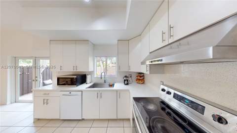 21943 SW 88th Path, Cutler Bay FL - photo 12 of 28