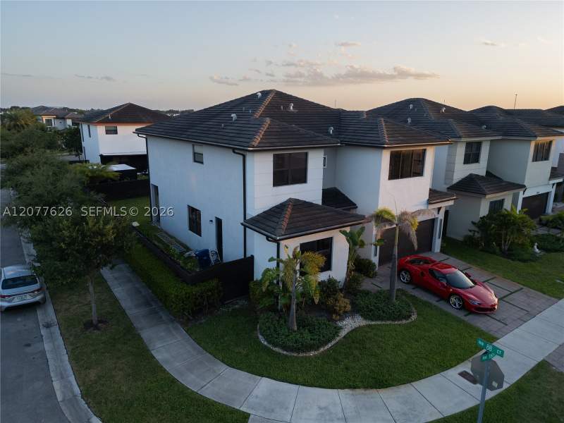 5 bedroom SingleFamilyResidence at 8824 NW 161st Ter, Dunnwoody Lake, Miami Lakes — photo 5