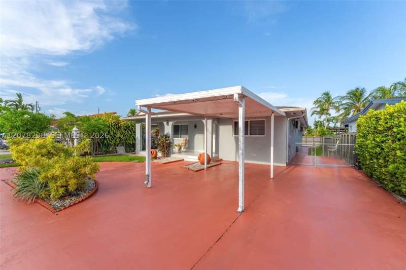 4 bedroom SingleFamilyResidence at 325 SW 122nd Ave, Sweetwater Golf Course To, Miami — photo 2