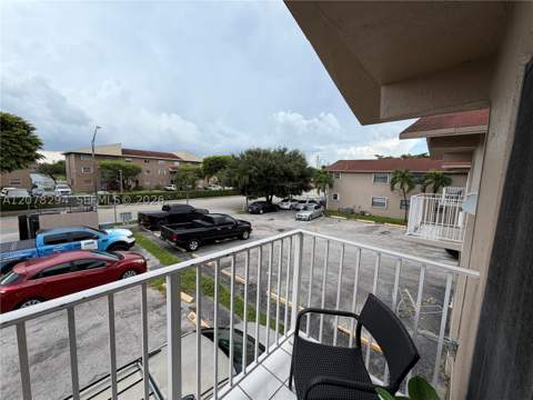 5935 W 26th Ave 204, Hialeah FL - photo 13 of 29