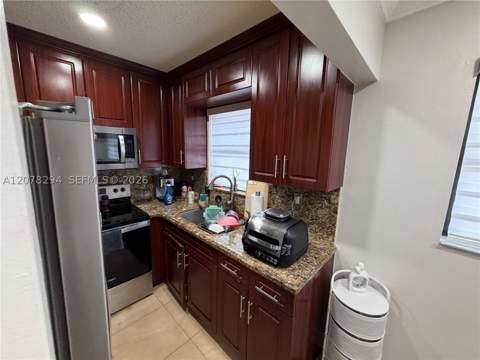 5935 W 26th Ave 204, Hialeah FL - photo 6 of 29
