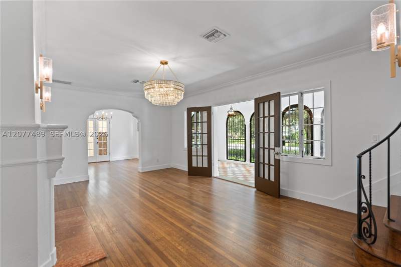 5 bedroom SingleFamilyResidence at 1202 Granada Blvd, Coral Gables Granada Sec, Coral Gables — photo 5