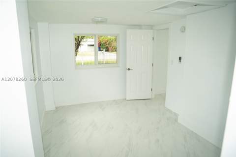 1640 NE 172nd St, North Miami Beach FL - photo 11 of 33