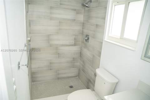 1640 NE 172nd St, North Miami Beach FL - photo 13 of 33