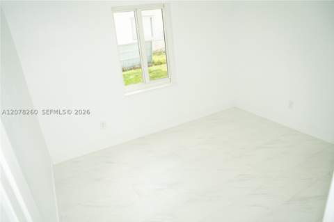 1640 NE 172nd St, North Miami Beach FL - photo 17 of 33