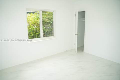 1640 NE 172nd St, North Miami Beach FL - photo 18 of 33