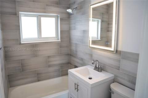 1640 NE 172nd St, North Miami Beach FL - photo 20 of 33