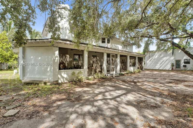 7 bedroom SingleFamilyResidence at 937 NE 171st St, Hudson Valley, Miami — photo 1