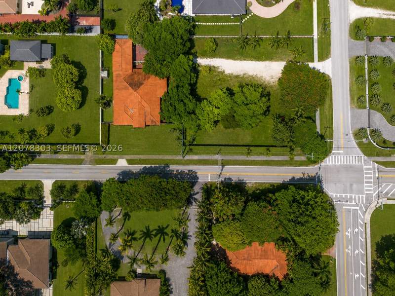 4 bedroom SingleFamilyResidence at 6450 SW 102nd Ave, Miller Drive Estates, Miami — photo 3