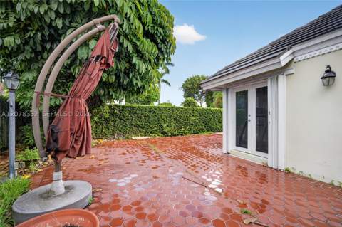 9943 NW 47th Ter, Doral FL - photo 6 of 48
