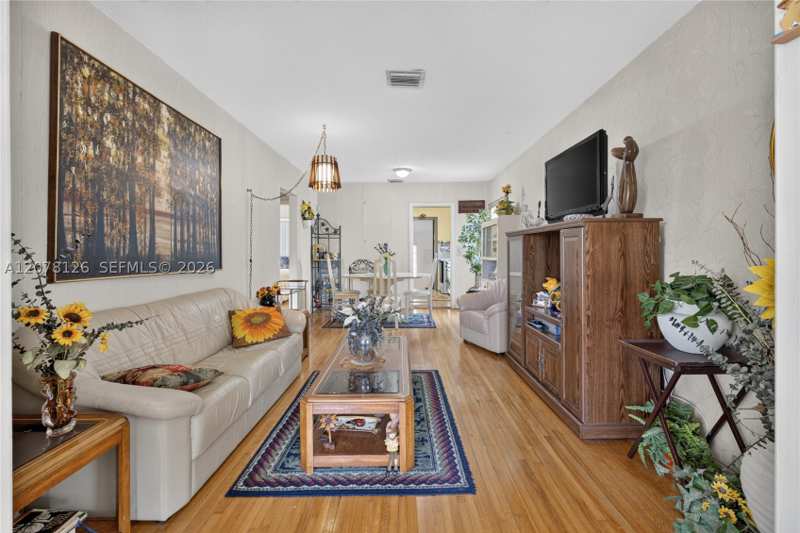 3 bedroom SingleFamilyResidence at 4940 SW 5th Ter, Trail Granada Addn, Miami — photo 1