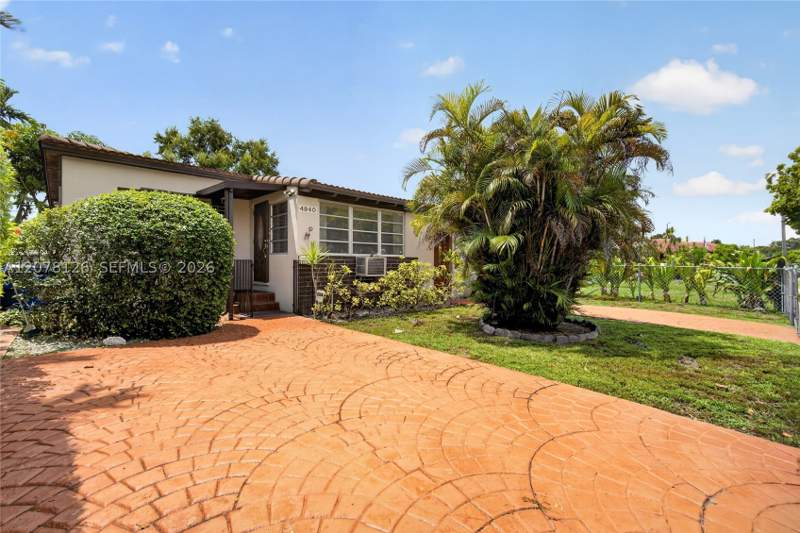3 bedroom SingleFamilyResidence at 4940 SW 5th Ter, Trail Granada Addn, Miami — photo 3