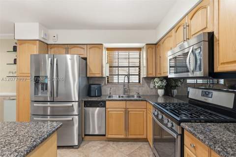 2485 NE 214th St, Miami FL - photo 14 of 48