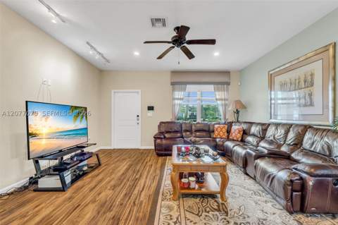 28403 SW 130th Ave, Homestead FL - photo 10 of 48