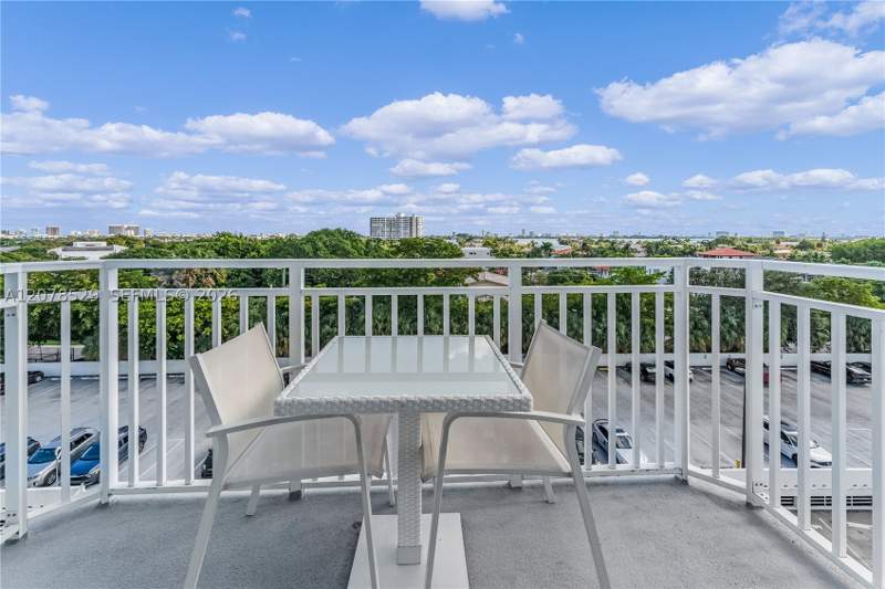 2 bedroom Condominium at 2150 Sans Souci Blvd B605, Bayview Towers Condo Sout, North Miami — photo 4