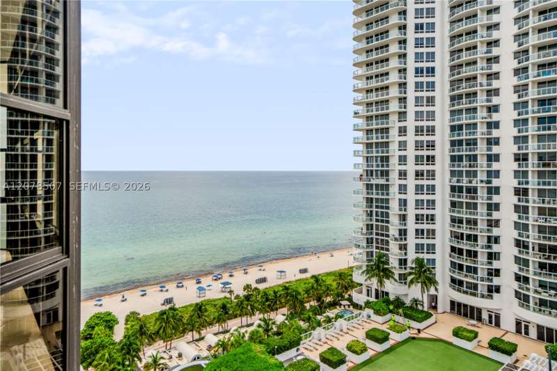 1 bedroom Condominium at 6423 Collins Ave 1702, Mar Del Plata Condo, Miami Beach — photo 4