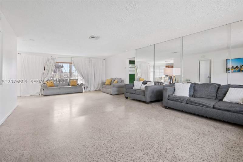 3 bedroom SingleFamilyResidence at 17530 NW 27th Ct, Myrtle Grove, Miami Gardens — photo 4