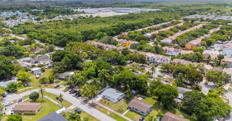655 SW 6th Ter, Florida City FL - photo 11 of 44