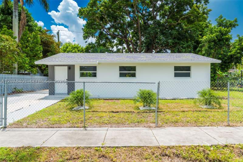 3 bedroom SingleFamilyResidence at 655 SW 6th Ter, Friedland Manor, Florida City — photo 2