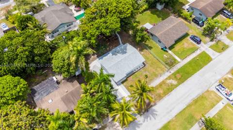 655 SW 6th Ter, Florida City FL - photo 9 of 44